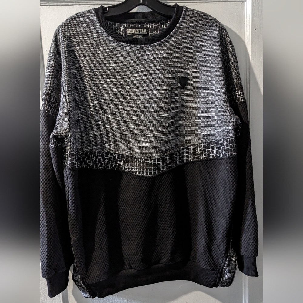 Men's Black and Gray Sweater